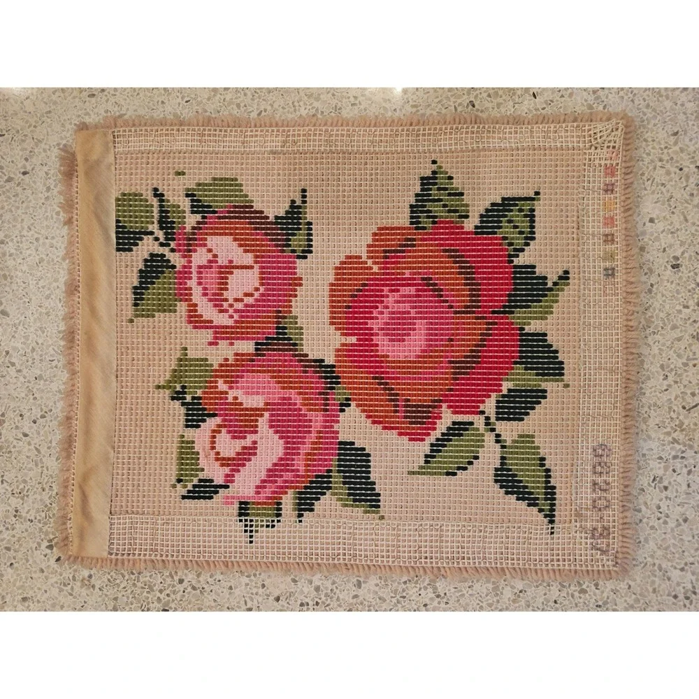 Vintage Floral Roses Needlepoint Latch Rug‎ Wall Hanging Pink Red Green 21x27